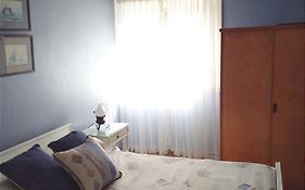 Departamento en peatonal frene al mar